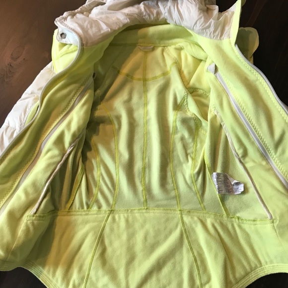 Lululemon Run Bundle Up Jacket - Picture 6 of 8